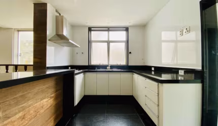 Casa Geminada com 4 quartos à venda em Belo Horizonte