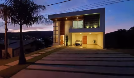 Casa de Condomínio com 4 quartos à venda em Nova Lima