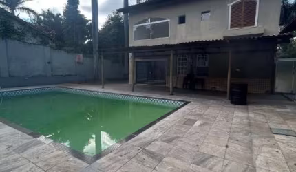 Casa com 4 quartos para alugar em Belo Horizonte