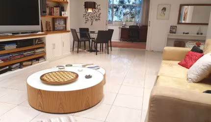 Apartamento Frontal na General Artigas à venda com 4 Quartos, 2 Vagas e 182m².