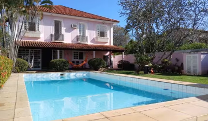 Casa Duplex à venda no Rio Mar Barra da Tica com 4 Suítes e 2 Vagas.