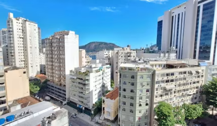 Apartamento de Andar Alto com 3 Quartos à venda no Flamengo