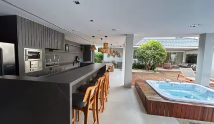 Casa em Condomínio com 5 quartos para alugar na Barra da Tijuca, Condomínio Del lago, 5 suites, 5 vagas, Avenida Raquel de Queiroz