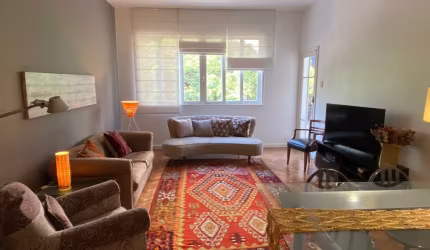 Oportunidade! Apartamento à venda com 2 Quartos e vista Lateral para Lagoa Rodrigo de Freitas