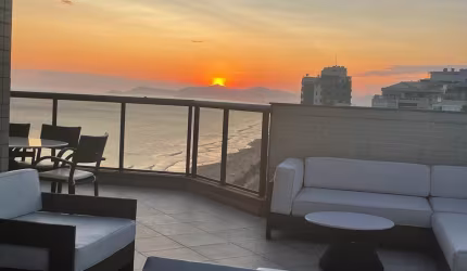 Linda Cobertura Duplex com 3 Suítes e Vista Mar no Condomínio Acquabela