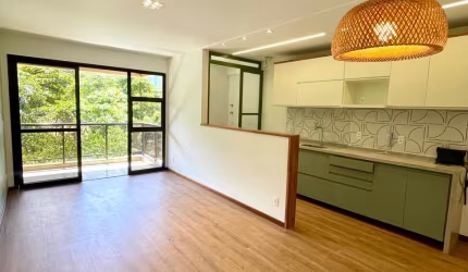 Apartamento Contemporâneo com 2 Quartos à venda no Barra Inn