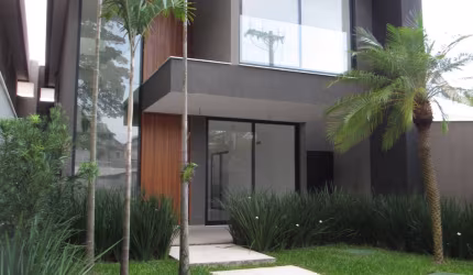 Casa Triplex Contemporânea à venda no Interlagos de Itaúna