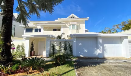 Casa Duplex à venda na Barra da Tijuca com 5 Suítes e Mobiliada