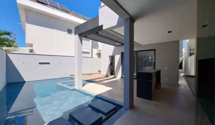 Casa à venda no Riviera del Sol com 4 Suítes e toda reformada