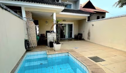Casa Condomínio Fechado com 4 quartos a venda na Freguesia, 350m2, Vale Dourado, Freguesia - Jacarepagua