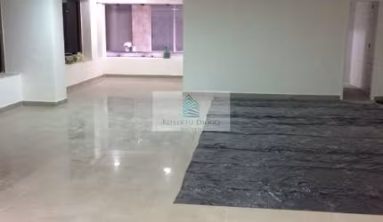 Ponto Comercial à Venda em Condomínio no Centro do Rio de Janeiro - 115m² de Área Comercial!