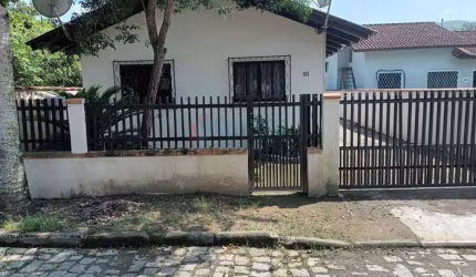 Casa para Venda em Guaramirim / SC no bairro Avai