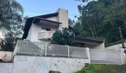 Casa para Venda em Guaramirim / SC no bairro Amizade