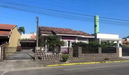 Casa para Venda em Jaraguá do Sul / SC no bairro Ilha da Figueira