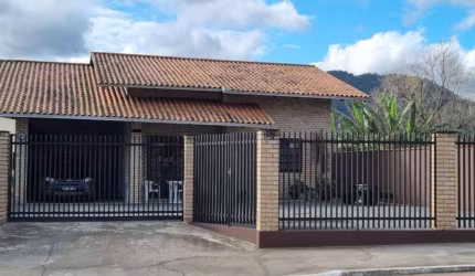 Casa para Venda em Jaraguá do Sul / SC no bairro Ilha da Figueira