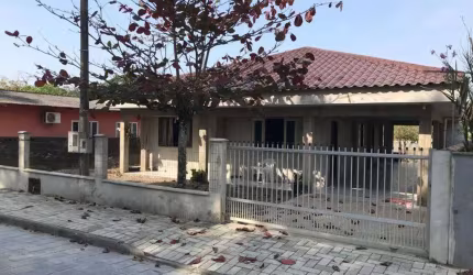 Casa para Venda em Guaramirim / SC no bairro Corticeira
