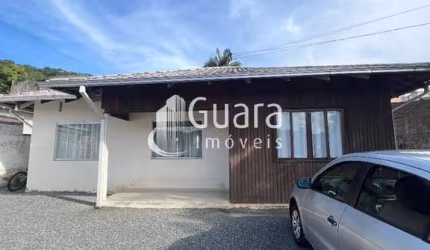 Casa no Beira Rio, em Guaramirim!