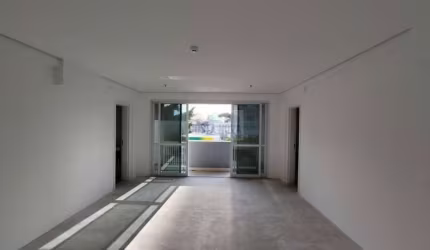 Sala comercial para venda ou locação, com 2 banheiros, copa de apoio, elevadores e recepção