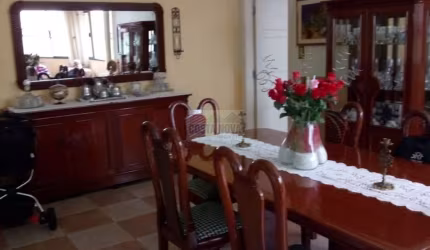 Sobrado a venda, Bosque da Saúde, 300 m² de área útil, 4 quartos, 1 suíte, 7 vagas
