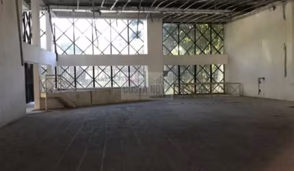 Prédio comercial com  2.290 m² para locação nos Jardinsl