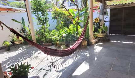 Casa térrea de 90 m² , Proximo á Balsa com 2 dormitórios, garagem coberta, Guarujá