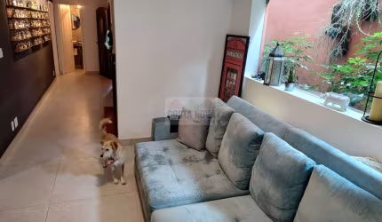 Casa à venda no Jardim Paulistano, 3 quartos (1 suíte), com adega 2.500.000