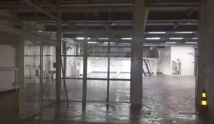 Galpão à venda na Lapa, 1000 m², 2 pisos, área do terreno 464 m². R$ 3.850.000
