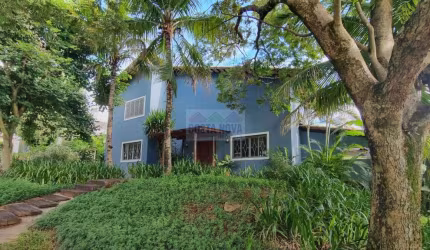 Sobrado Espaçoso: 4 Suítes + 1 Quarto, 6 Vagas Garagem. Aldeia do Vale - Goiânia
