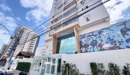 Apartamento com 2 quartos, 1 suíte, 1 vaga de garagem, no bairro Canto do Forte.