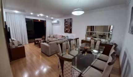 Apartamento de 138 m²,  3 quartos sendo 1 suíte, elevador e 1 vaga demarcada, bairro do Embaré