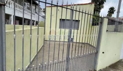 Casa para locação 60m², 2 quartos, sala, cozinha e dispõe de garagem no bairro da Vila Guilherme