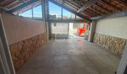 Casa a venda com 3 quartos sendo 1 suite, 3 banheiros, 2 vagas cobertas, bairro Guilhermina