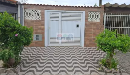 Casa com 2 quartos, 2 banheiros, 4 vagas, 100m², no bairro Caiçara
