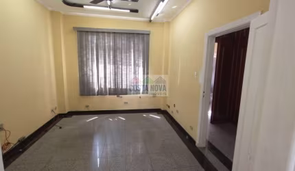 Conjunto comercial com 96 m², 4 salas amplas, 2 das salas com varanda, pequena copa, banheiro