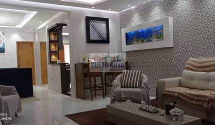 Casa térrea sobreposta 250m², 3 dormitórios (3 suítes), 6 banheiros, 2 vagas na Ponta da Praia