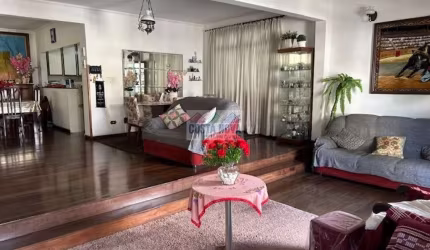 Casa perfeita para moradia! Possui 183m²