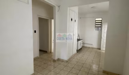 Casa sobreposta à venda - 280m², 3 quartos, 1 sala, 2 banheiros, 3 vagas  com edícula no Boqueirão