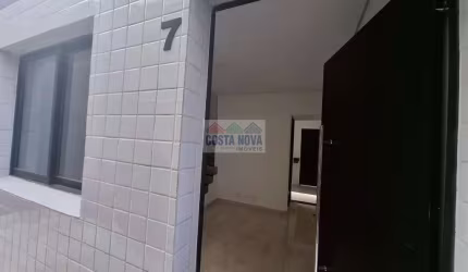 Casa de Condomínio com quintal privativo - Aviação