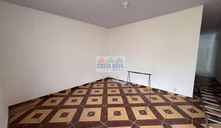 Casa com 70 metros quadrados localizada na Rua Amauri Durval.