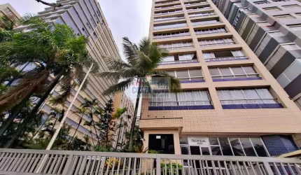 Apartamento com 3 dormitórios, 1 suíte, elevador privativo e Vista Mar - no Itararé / São Vicente