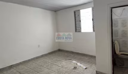 Casa para Alugar na Vila Guilherme - 1 Dormitório e Cozinha. R$ 900,00