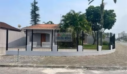 Casa no Balneário Flórida com edícula nos fundos, 2 quartos sendo 1 suíte, 3 banheiros, 6 vagas