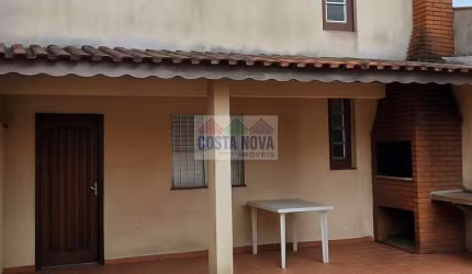 Sobrado de 210 m2 em  Itanhaém com 03 dormitórios e edícula
