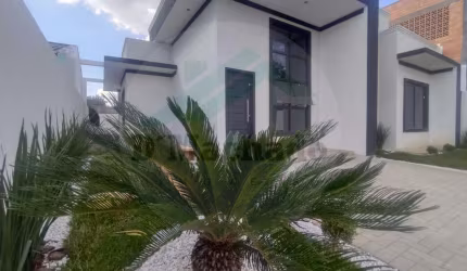 Casa para Venda em Fazenda Rio Grande, Estados, 3 dormitórios, 1 suíte, 1 banheiro, 2 vagas
