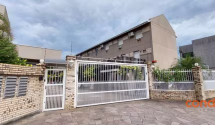 Casa com 3 dormitórios para alugar, 125 m² por R$ 2.903,97/mês - Cavalhada - Porto Alegre/RS