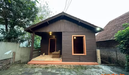 Casa com 4 dormitórios para alugar, 220 m² por R$ 2.650,00/mês - Guarujá - Porto Alegre/RS
