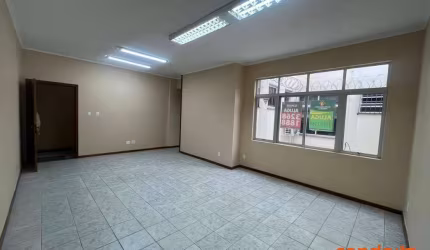 Sala para alugar por R$ 1.349,09/mês - Camaquã - Porto Alegre/RS
