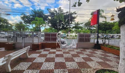 Loja comercial à venda ou locação em frente a praia do Gonzaga - Santos - SP.