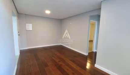 Apartamento reformado com 90m², 2 Quartos, 1 vaga no Campo Grande em Santos