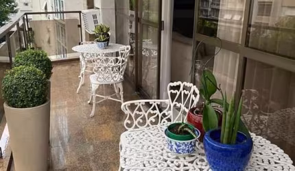 Apartamento a Venda com 4 dormitórios e 2 vagas no Gonzaga em Santos/SP